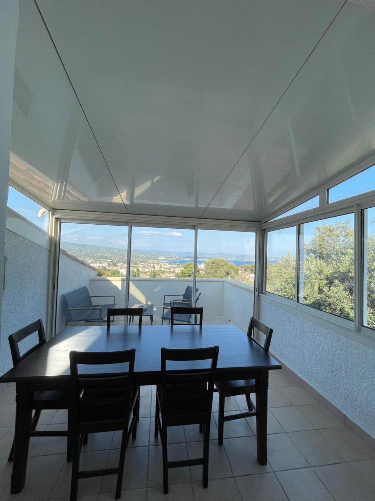 Apartment De Avec Vue Et Terrasse